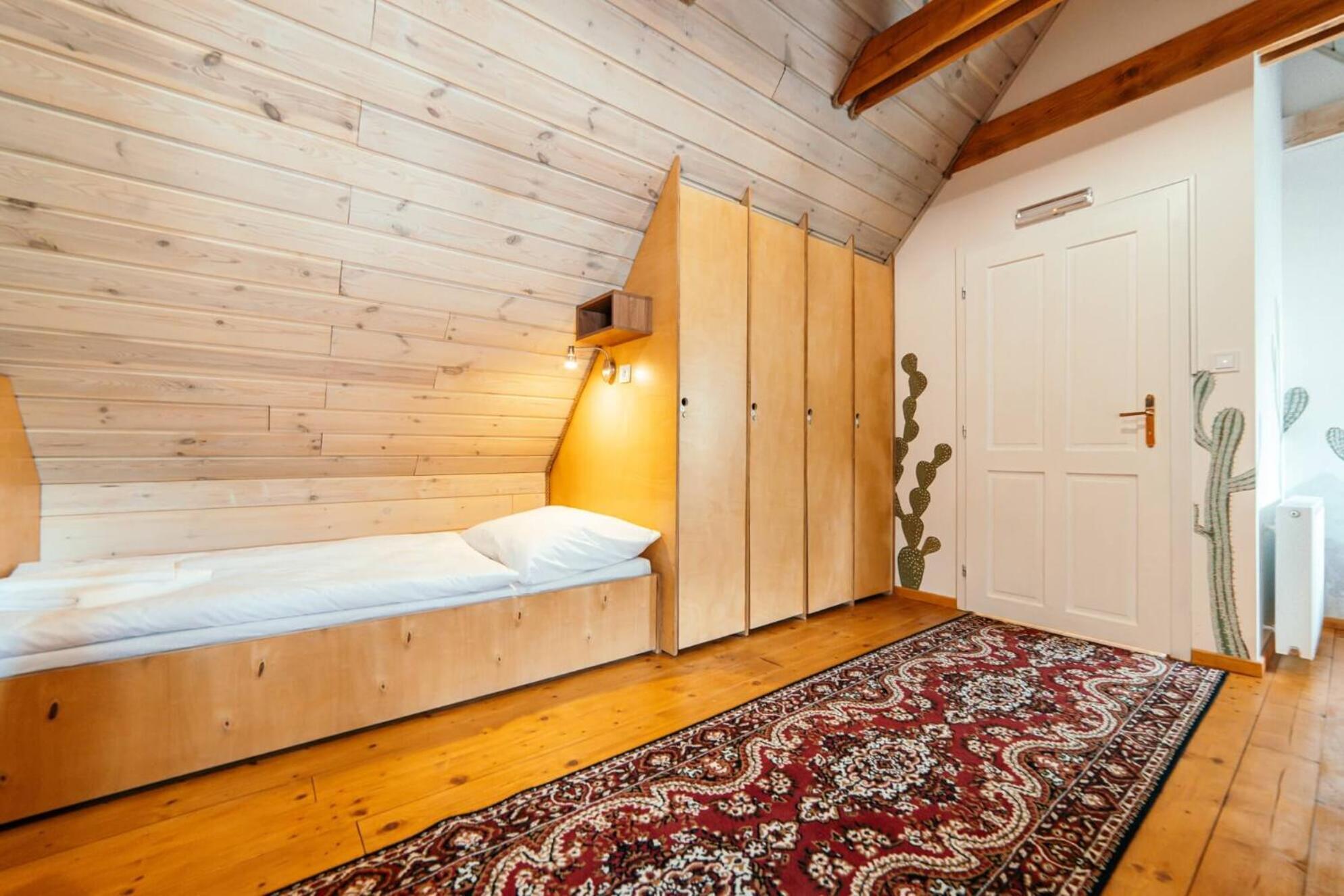 Cosmopolitan* Hostel Banska Stiavnica