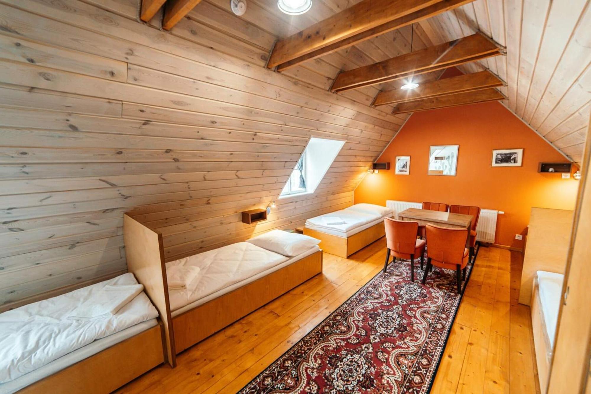 Hostel Cosmopolitan*